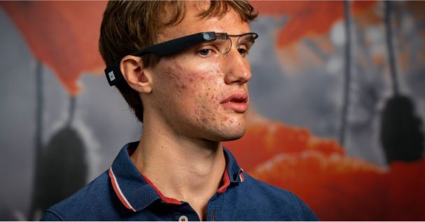 Portrait photo of Jesse Wienholts, host of the workshop